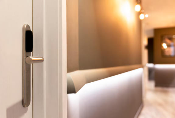 Como Escolher a Porta de Segurança Ideal para Garantir Proteção e Tranquilidade em Sua Residência