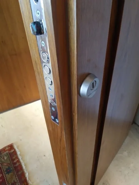 Fechadura de alta segurança para porta